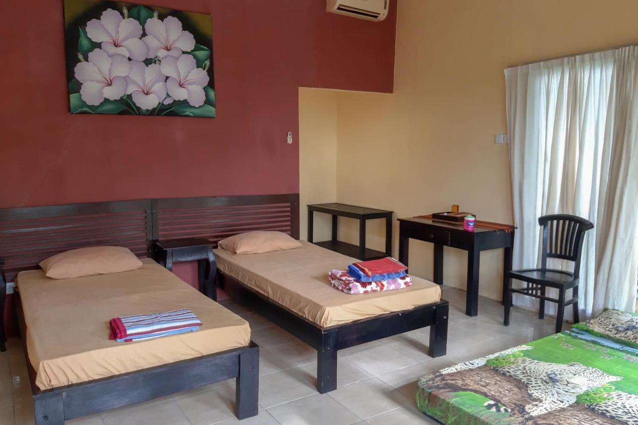 Oyo 3070 Villa Lovina Eco Lodge Bagian luar foto
