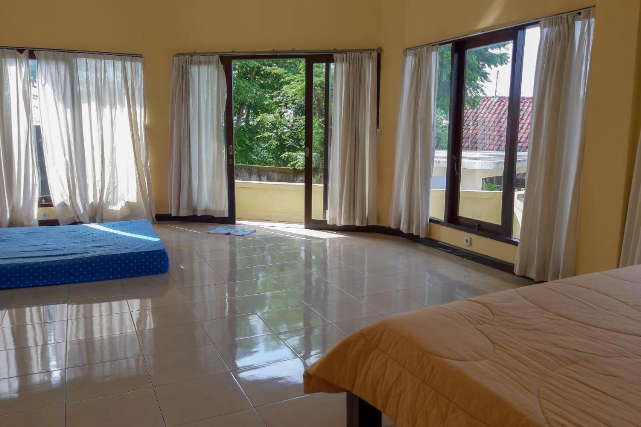 Oyo 3070 Villa Lovina Eco Lodge Bagian luar foto