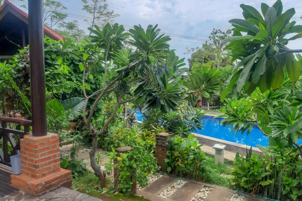 Oyo 3070 Villa Lovina Eco Lodge Bagian luar foto